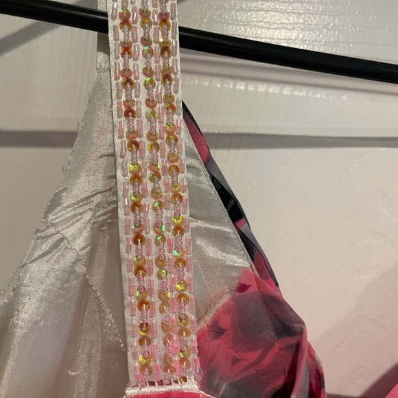 Dress - Picture 6 of 8